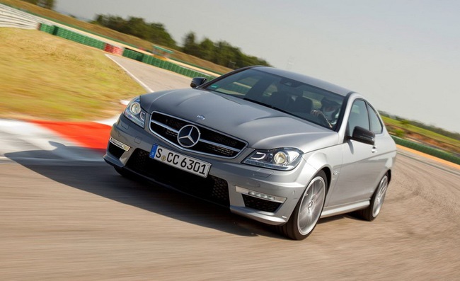 Mercedes-Benz C63 AMG có thể được trang bị động cơ mới 4