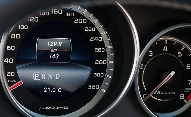 Mercedes-Benz E63 AMG: Công suất 557 mã lực, có thêm tùy chọn S-Model 32