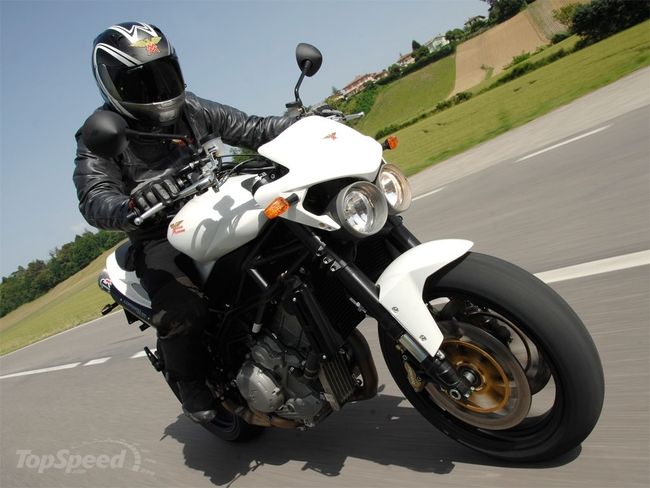 Moto Morini Corsaro 1200 Veloce: Giá trị cao hơn giá bán 6