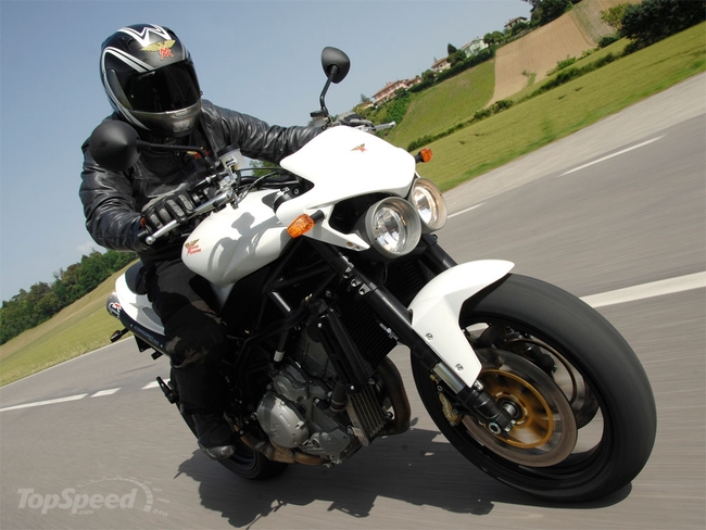 Moto Morini Corsaro 1200 Veloce: Giá trị cao hơn giá bán 6 Moto Morini Corsaro 1200 Veloce: Giá trị cao hơn giá bán 6