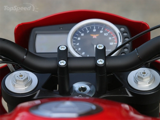 Moto Morini Corsaro 1200 Veloce: Giá trị cao hơn giá bán 11