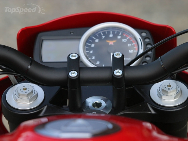 Moto Morini Corsaro 1200 Veloce: Giá trị cao hơn giá bán 11 Moto Morini Corsaro 1200 Veloce: Giá trị cao hơn giá bán 11