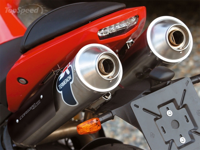Moto Morini Corsaro 1200 Veloce: Giá trị cao hơn giá bán 12 Moto Morini Corsaro 1200 Veloce: Giá trị cao hơn giá bán 12
