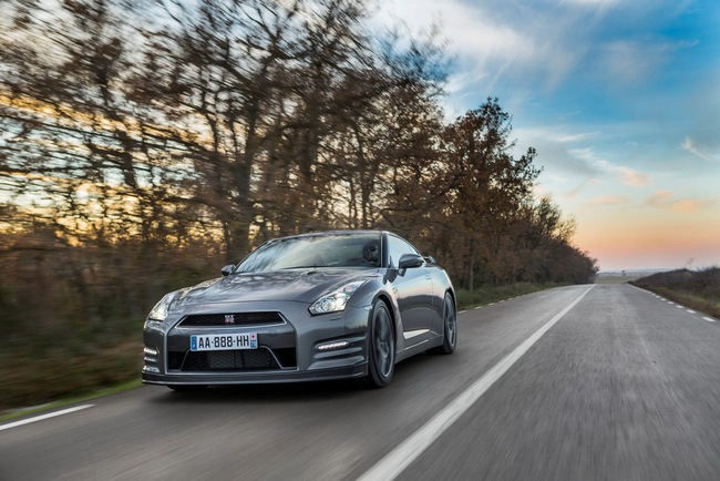 Nissan GT-R 2013 bắt đầu bán ra tại châu Âu 3