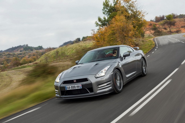 Nissan GT-R 2013 bắt đầu bán ra tại châu Âu 4