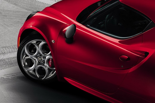 Alfa Romeo 4C xuất đầu lộ diện 6