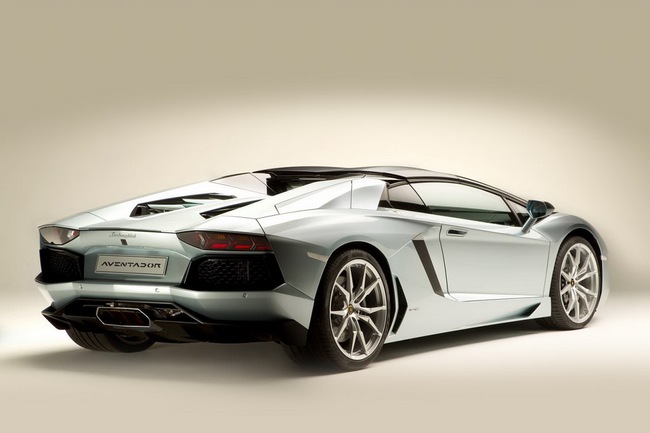 Lamborghini Aventador Roadster: Muốn mua chờ đến năm sau 8