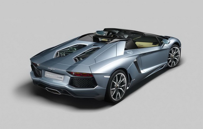 Lamborghini Aventador Roadster: Muốn mua chờ đến năm sau 10