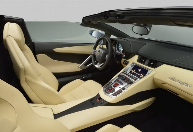 Lamborghini Aventador Roadster: Muốn mua chờ đến năm sau 17