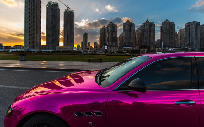 Bộ đôi Nissan GT-R và Maserati Quattroporte mạ crom màu hồng 13