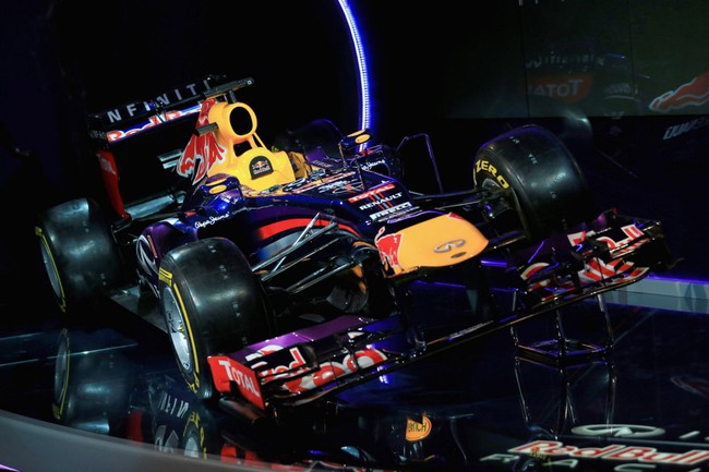 Red Bull Racing RB9 2013: Tiếp tục thống trị 3