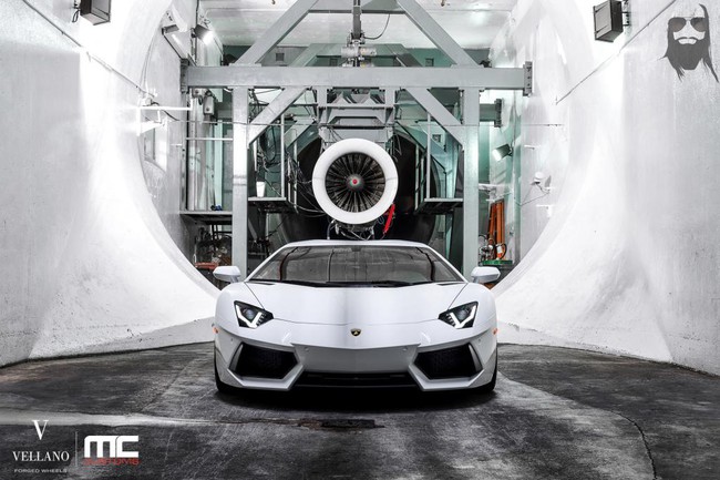 Một siêu xe Lamborghini Aventador đẹp tinh khôi 1
