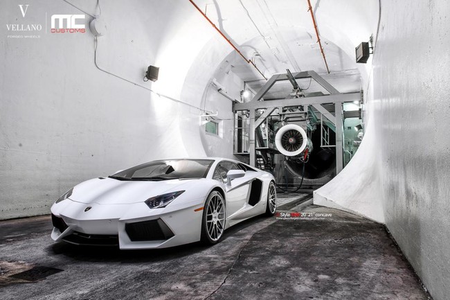 Một siêu xe Lamborghini Aventador đẹp tinh khôi 3