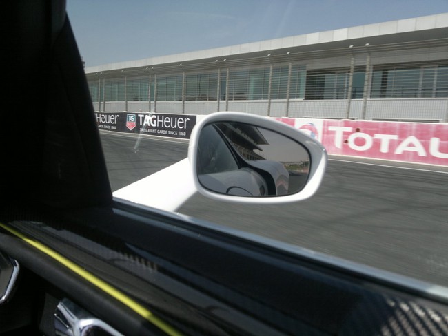 Siêu xe Porsche 918 Spyder bất ngờ xuất hiện tại Dubai 7