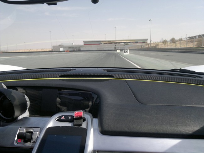 Siêu xe Porsche 918 Spyder bất ngờ xuất hiện tại Dubai 8