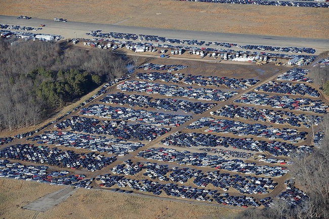 “Nghĩa địa” xe hơi lớn nhất thế giới 17