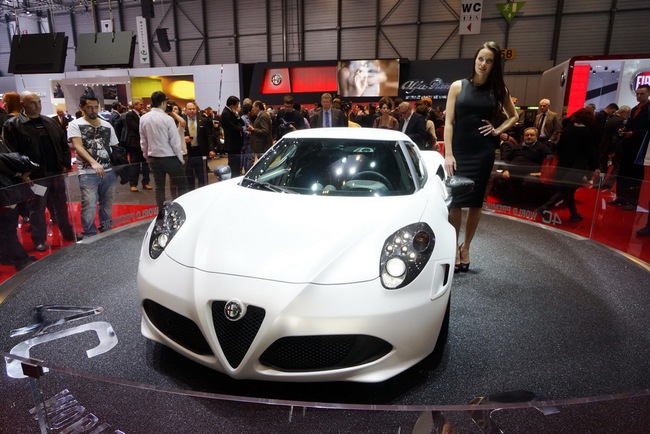 Alfa Romeo 4C: Sẽ chỉ có 1.000 chiếc được xây dựng 16