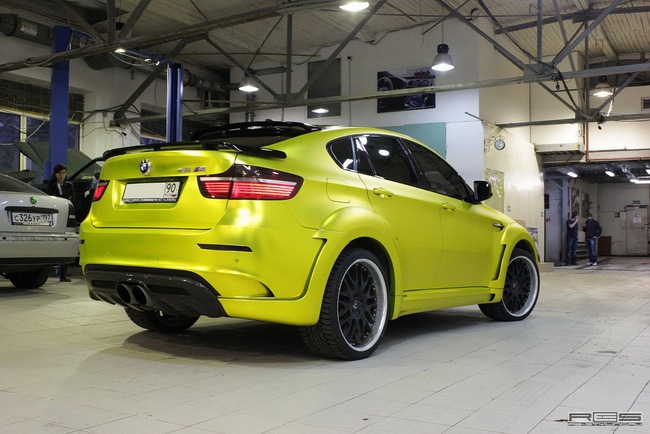 BMW X6M phủ màu crom vàng 1