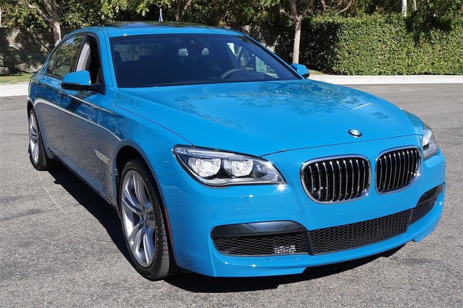 Rao bán hàng độc BMW 750Li M-Sport màu “Laguna Seca Blue” 4