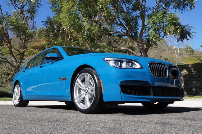 Rao bán hàng độc BMW 750Li M-Sport màu “Laguna Seca Blue” 5