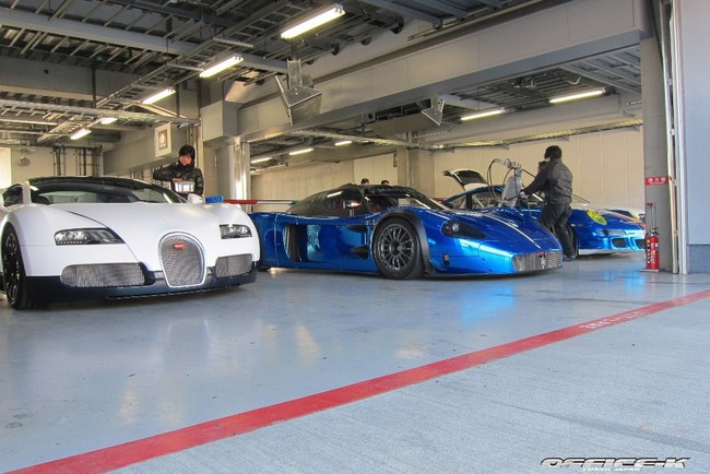 Bugatti Veyron và Maserati MC12 Corsa đua nhau khoe sắc tại Fuji Speedway 14