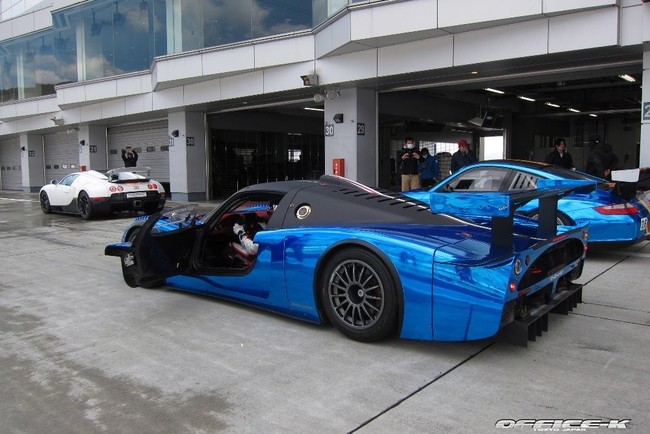 Bugatti Veyron và Maserati MC12 Corsa đua nhau khoe sắc tại Fuji Speedway 16