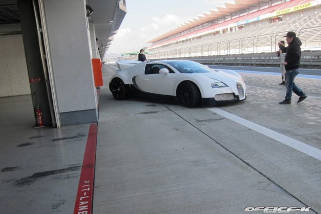 Bugatti Veyron và Maserati MC12 Corsa đua nhau khoe sắc tại Fuji Speedway 17
