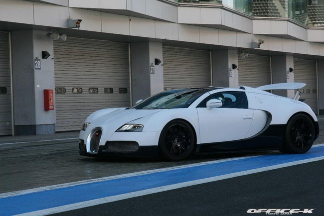 Bugatti Veyron và Maserati MC12 Corsa đua nhau khoe sắc tại Fuji Speedway 23