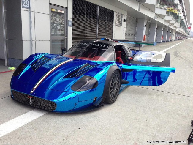 Bugatti Veyron và Maserati MC12 Corsa đua nhau khoe sắc tại Fuji Speedway 38