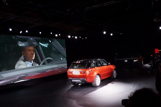 “Điệp viên 007” bỏ túi 1 triệu đô cho màn ra mắt Range Rover Sport 2