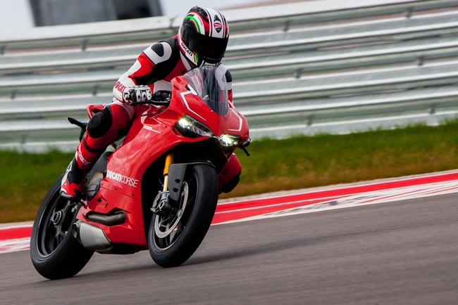 Chi tiết siêu mô tô Ducati 1199 Panigale R 19