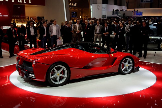 Tin Sốc: LaFerrari là siêu xe đầu tiên do Ferrari... thiết kế 12