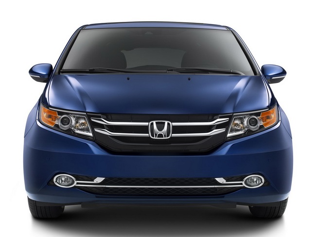 Honda Odyssey 2014: Tiện lợi hơn với máy hút bụi tích hợp 1