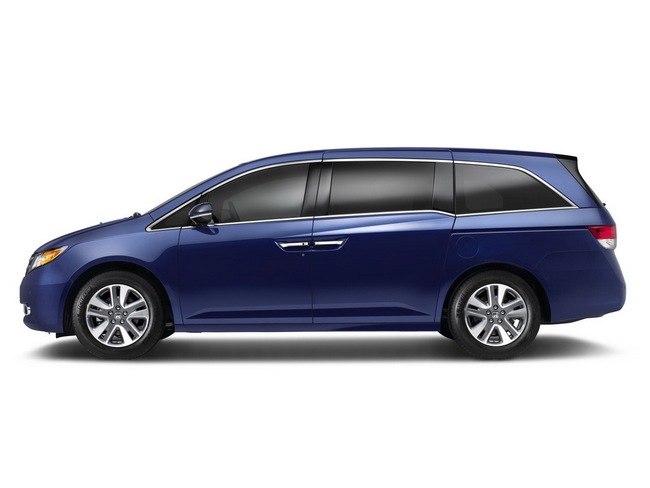 Honda Odyssey 2014: Tiện lợi hơn với máy hút bụi tích hợp 5