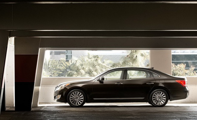 Hyundai Equus 2014: Chống lại nhóm “Quyền lực đen” 13