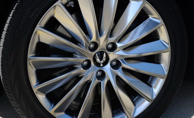 Hyundai Equus 2014: Chống lại nhóm “Quyền lực đen” 19