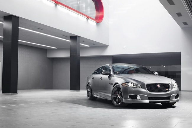 Jaguar XJR: Sang trọng, mạnh mẽ và thể thao hơn 1 Jaguar XJR: Sang trọng, mạnh mẽ và thể thao hơn 1