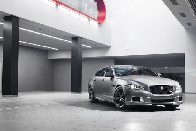 Jaguar XJR: Sang trọng, mạnh mẽ và thể thao hơn 1