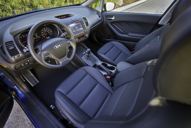 Kia ​​Forte Sedan 2014 có giá từ 15.700 Đô la Mỹ 15