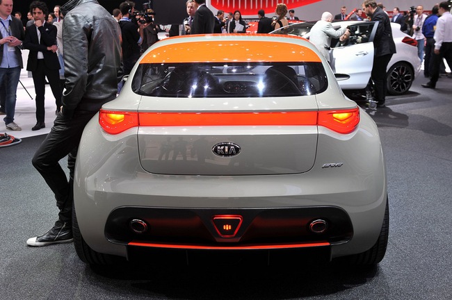 Kia GT Coupe sẽ được đưa vào sản xuất hàng loạt 15