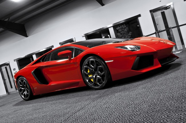 Lamborghini Aventador: Sang hơn, độc hơn với bản độ của Kahn Design 1