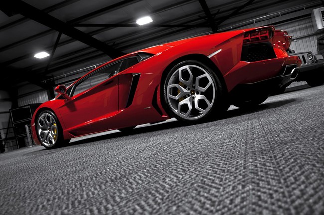 Lamborghini Aventador: Sang hơn, độc hơn với bản độ của Kahn Design 3