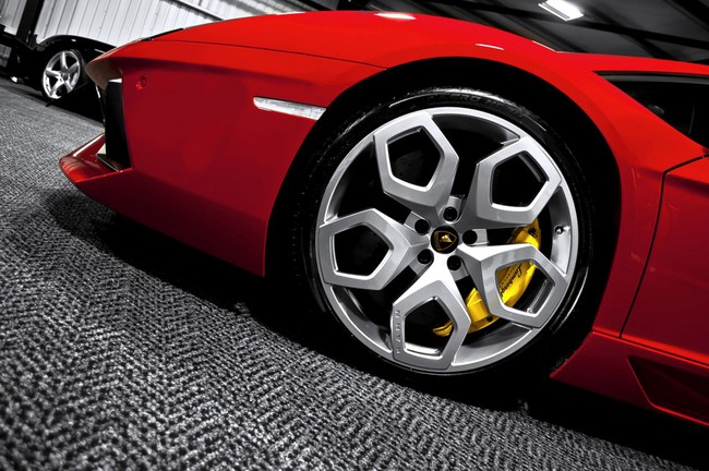 Lamborghini Aventador: Sang hơn, độc hơn với bản độ của Kahn Design 4