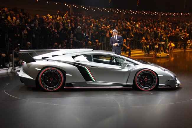 “Máy bay tiêm kích” Lamborghini Veneno chính thức trình làng 33