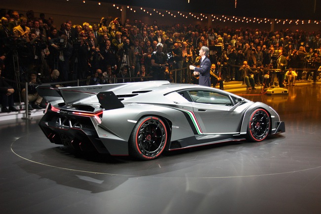 “Máy bay tiêm kích” Lamborghini Veneno chính thức trình làng 34