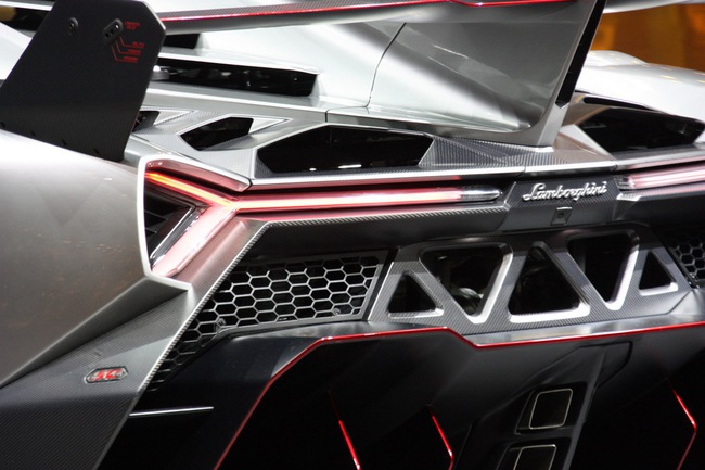 “Máy bay tiêm kích” Lamborghini Veneno chính thức trình làng 39