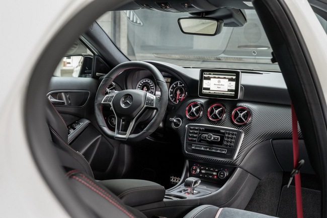 Mercedes-Benz A45 AMG: Thống trị dòng xe hatchback 15