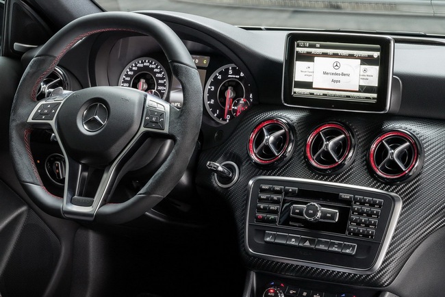 Mercedes-Benz A45 AMG: Thống trị dòng xe hatchback 16