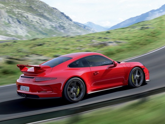 Porsche 911 GT3: Tự hào với sức mạnh và hiệu suất vượt trội 6