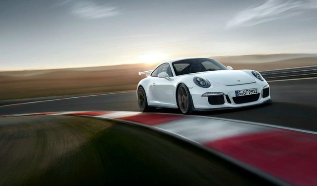 Porsche 911 GT3: Tự hào với sức mạnh và hiệu suất vượt trội 15